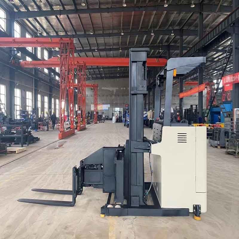 2500kg 4 Directional Forklift Wide Angle Large Capacity 4 way forklift truck