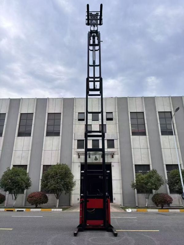 Lithium Battery Double Double Extension Forward Moving Forklift Capacity 1600 KGS 1.6 Tons.