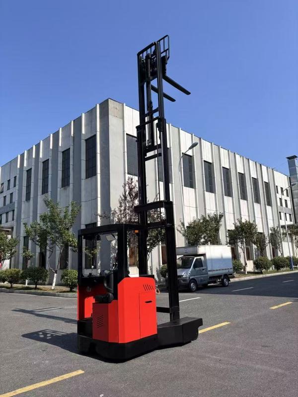 Lithium B attery 51.2V 400AH Four Direction Reach Forklift Truck Steaker Load Capacity 2000 Kg 2 Tons 